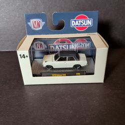 M2 Machines 1:64 White 1970 Datsun 510 