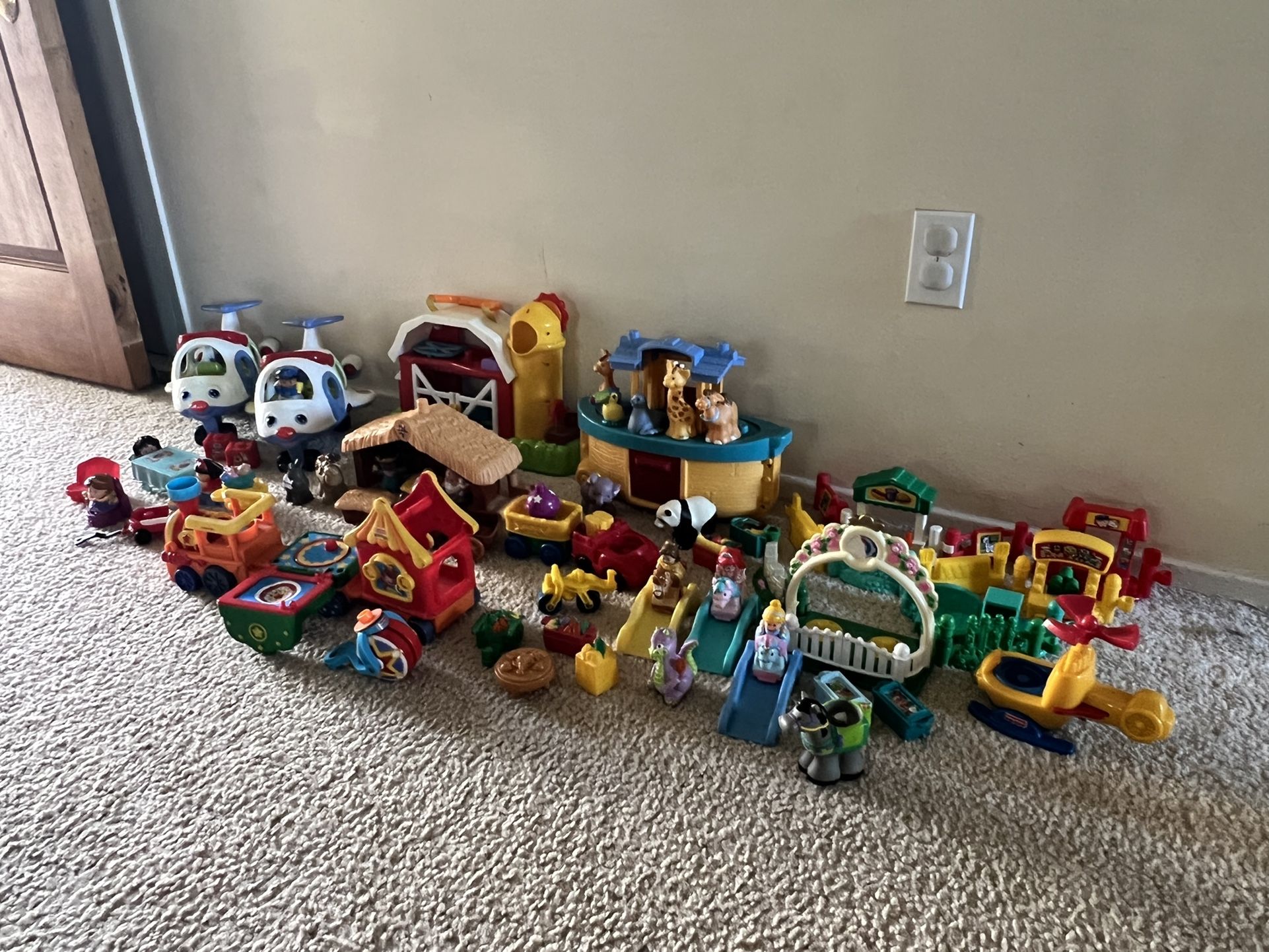 Fisher Price Little People City Skyway for Sale in Hayward, CA - OfferUp