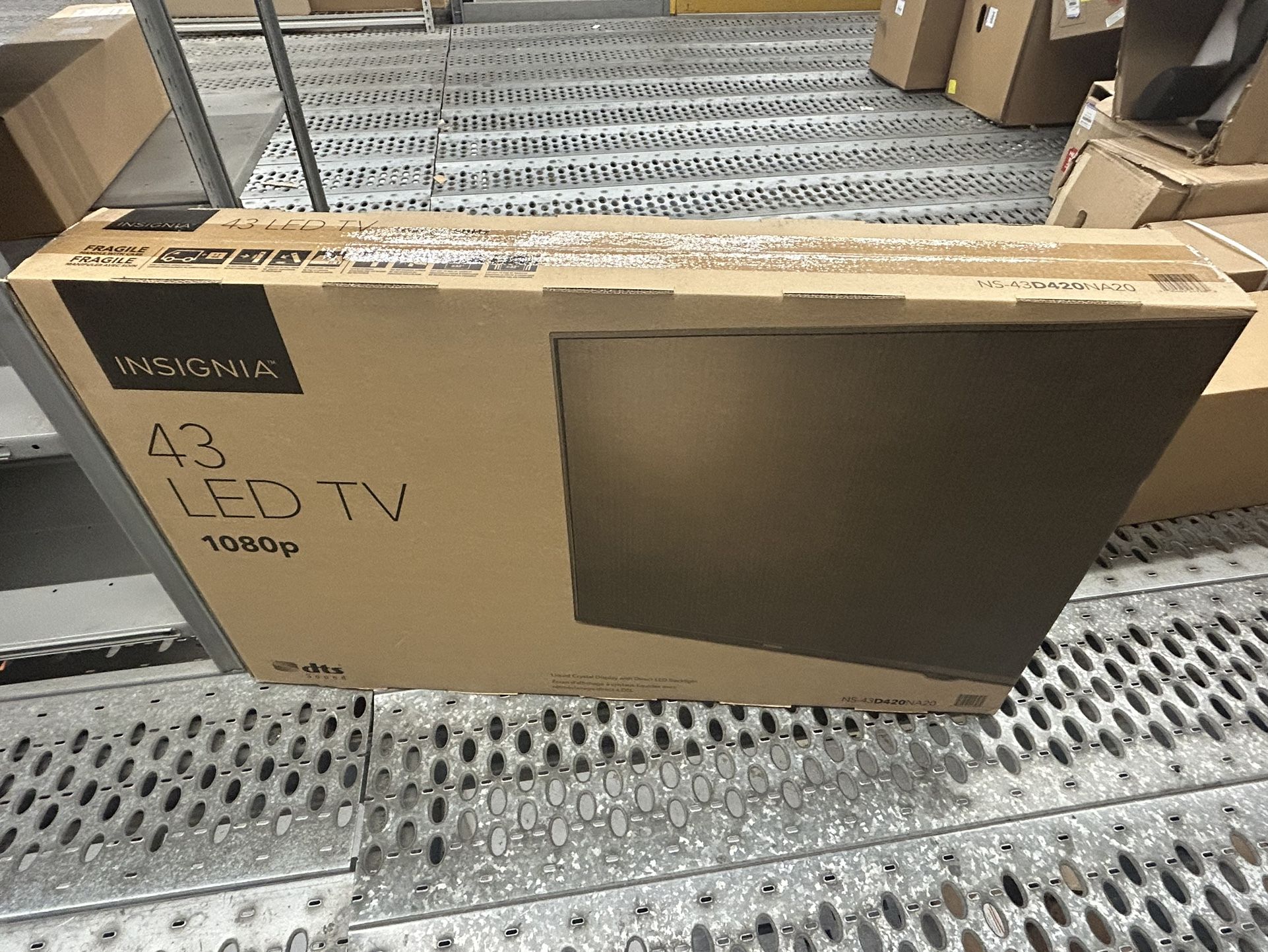 43 Inch LED PLASMA TV( BRAND NEW)! (ACCEPTING OFFERS NOT FREE)
