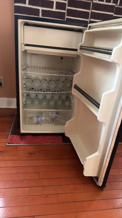 Mini refrigerator