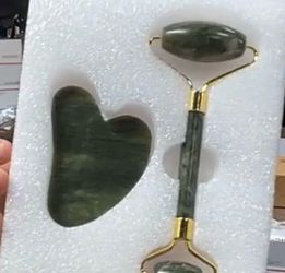Green Jade Gua Sha & Facial Roller Kit