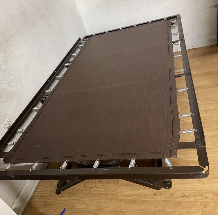 Twin Size Bed, 🔹 Metal Trundle .. 72 inch Long 39 inch wide Twin size bed frame 🔹 🔹