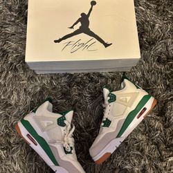 Pine Green Jordan 4s Size 7 Men’s Sneakers