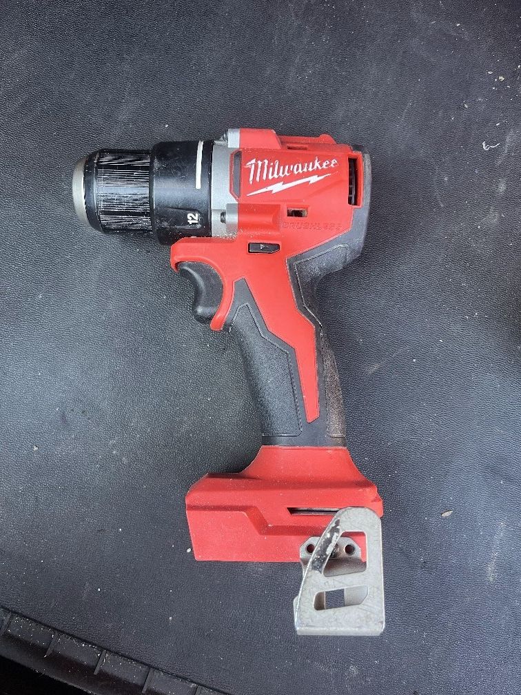 Milwaukee M18 Drill Brushless $50 Firme Precio 
