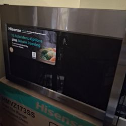 Hisense HMVZ173SS Over-the-Range Microwave Oven.