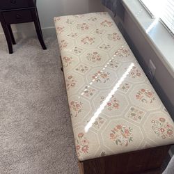 Lane Cedar chest wood