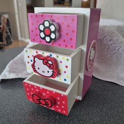 Hello Kitty  Mini Dresser 