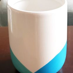 Untensil Ceramic Canister 8in Height 6in Diameter 