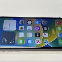 LIKE NEW, EXCELLENT UNLOCKED IPhone XR White, 128gb Works With ANY COMPANY.   Tmobile, Metro Pcs, Att, Cricket, Verizon and international. Comes with 