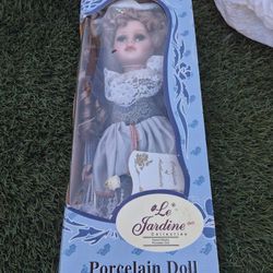 Vintage Porcelain Doll Collection *description 