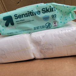 🐳$8 pampers size NB  más 1 bolsa de Baby wipes 92 piezas 🆕️3 disponibles  @descartar