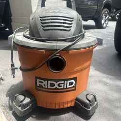 Rigid Professional Wet Dry Vacuum 9 Gallon, 34.1 Litre WD09701  $80