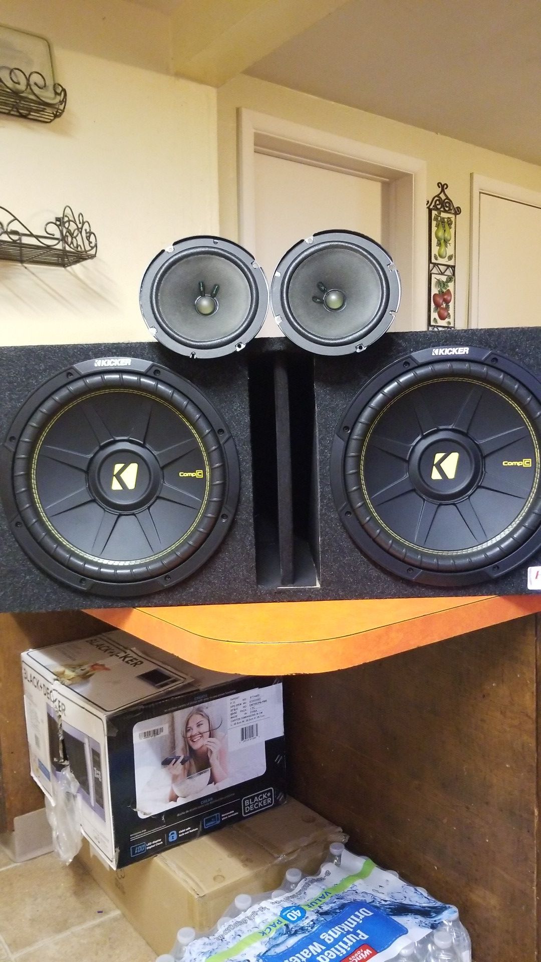 Kickers subwoofer 12" and two door Speakers Bosé.