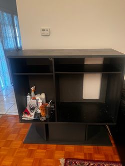Black wall | entertainment unit
