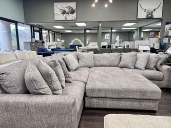 BRAND NEW Ashley XL Sectional W Throw Pillows!