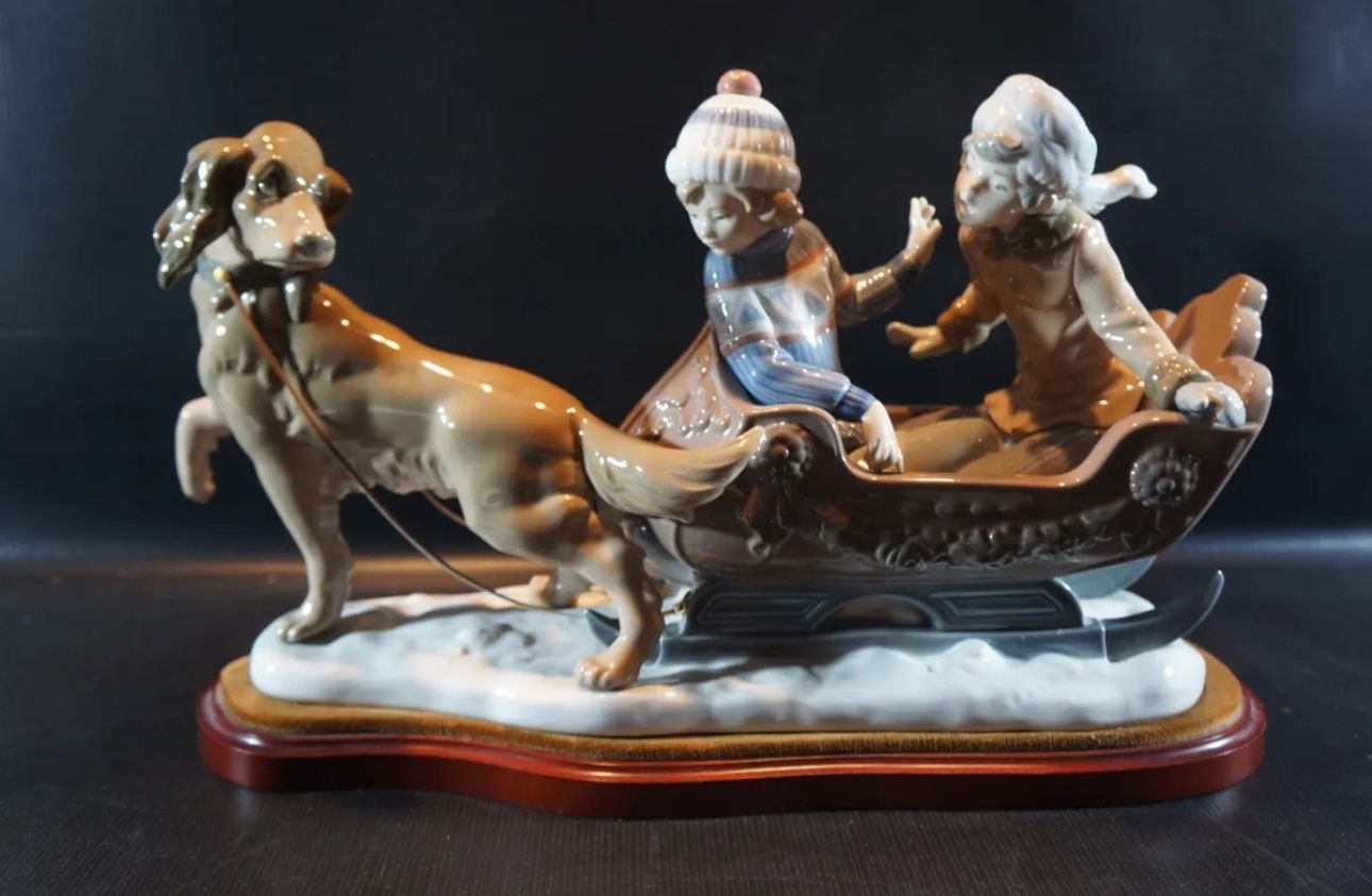 Lladro Porcelain Figurine #5037 Sleigh Ride. Condition New