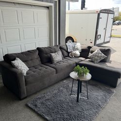 Sectional Sofa/ Couch DELIVERY AVAILABLE 