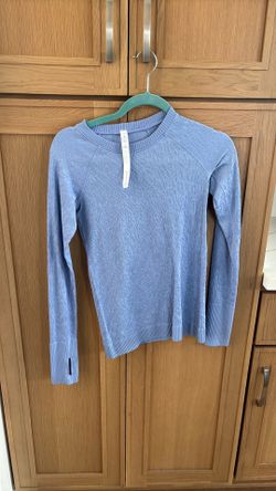 Lululemon size 4