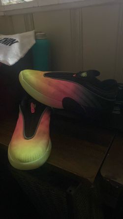 Donovan Mitchel basketball shoes