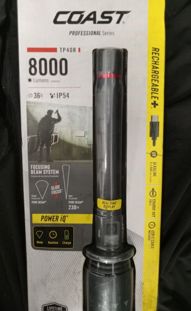 COAST FLASHLIGHT 8000 LUMENS