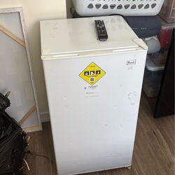 Office fridge/freezer $30