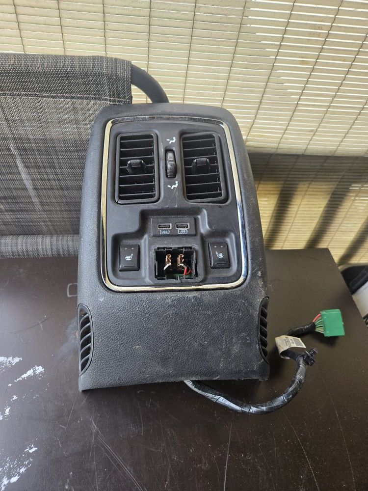 Jeep Grand Cherokee Srt Interiors Parts 