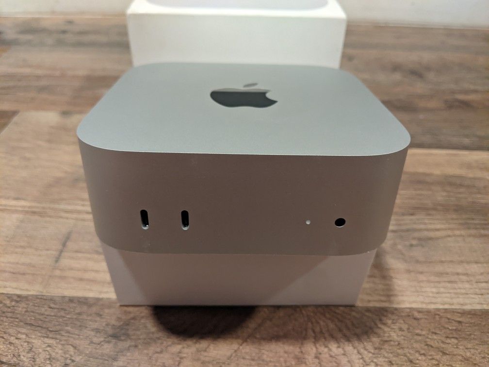 Apple Mac Mini 2024 M4 16GB/256GB w/ AppleCare Warranty!