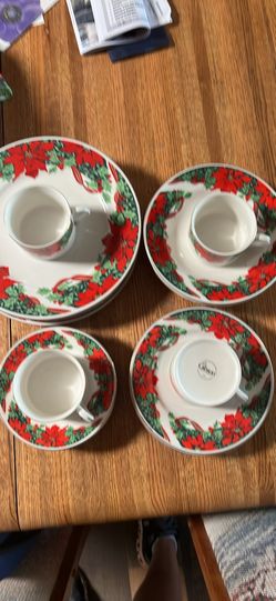 Gibson Christmas Dining Set For 4