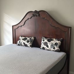 Queen Bed with Wooden Headboard, Mattress & Wooden Base