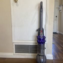 Dyson Vacuum 