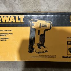 DEWALT 20V MAX Lithium-Ion Cordless Cable Stapler