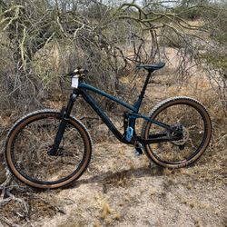 ‘22 Trek Fuel EX 8 Size Large