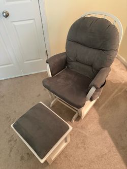 Nursery glider and ottoman