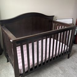 baby crib