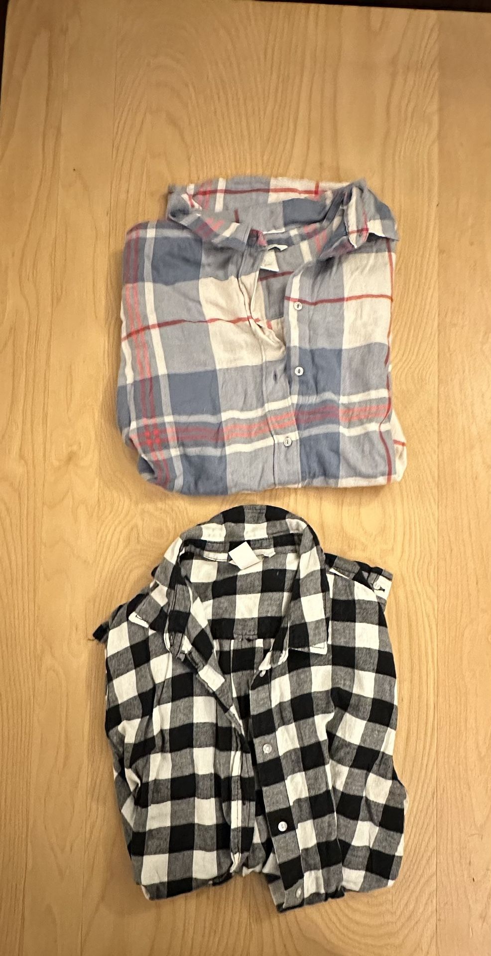 2 Womens H &m Tops Size 6