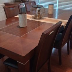 Hardwood Dining Table With Leaf & Chairs