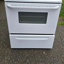 Frigidaire Stove 30w)I Can Help You With Free Delivery Within 10 miles distance