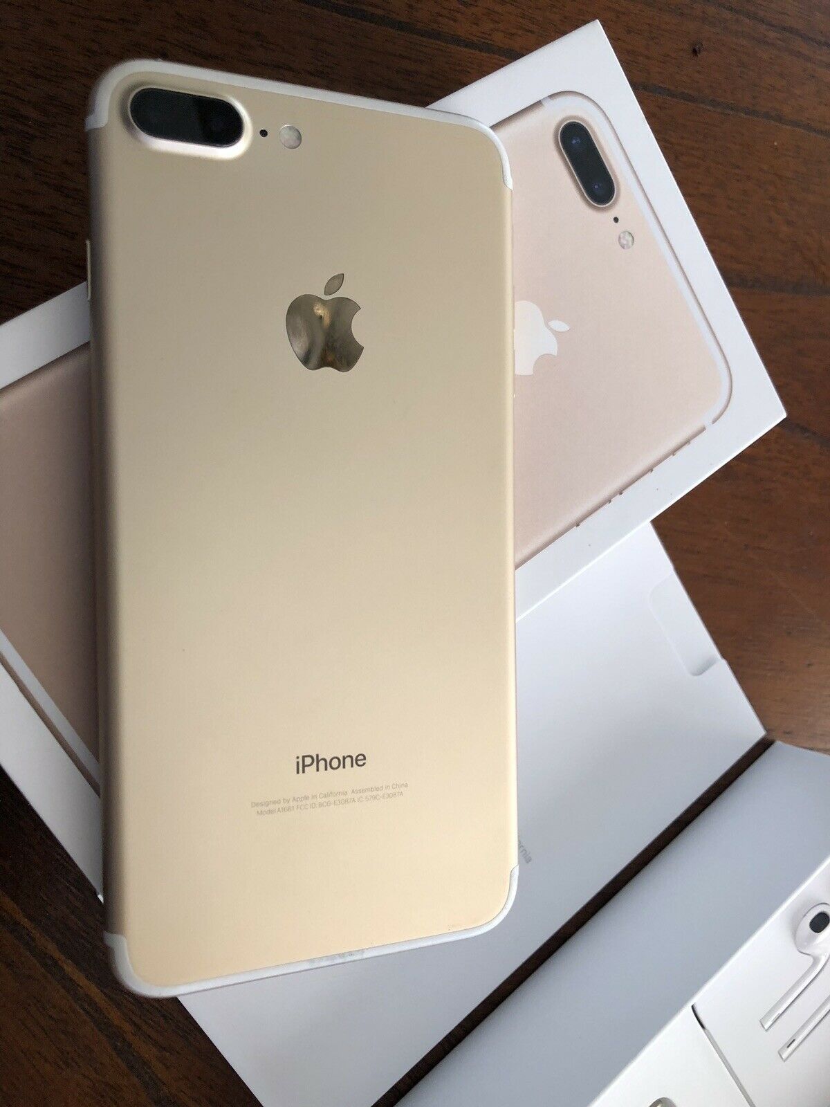 Brand new gold iPhone 7 Plus $150