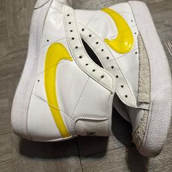 White and yellow nike blazer size 7.5