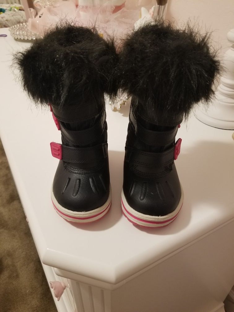 Toddler snow boots size 6