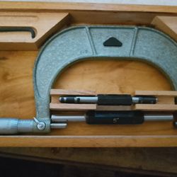 Micrometer Emor Mfg. 3-4" Kit/ Wooden Box