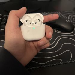 Air Pods Gen 4 Used As New