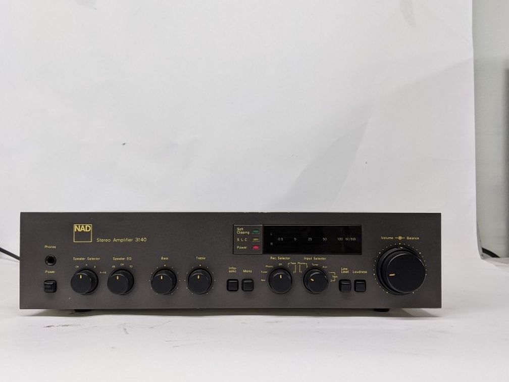 NAD 3140 Stereo Amplifier