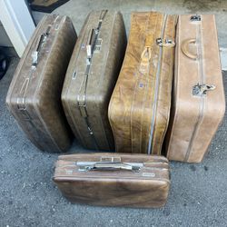 Vintage Suitcases 🧳 