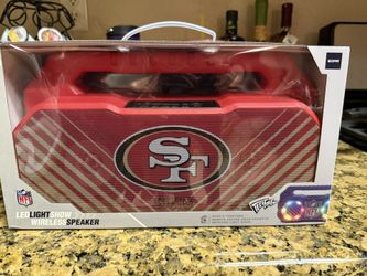 San Francisco 49ers Shockbox wireless speaker with radio. LED flashing lights