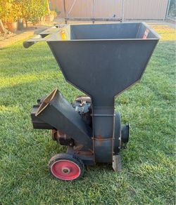 Duerr Commercial Duty Chipper/Shredder #678