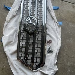 Toyota Tacoma 2016-2020  Grill