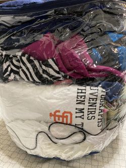 Size M girls clothes. Added more clothes.