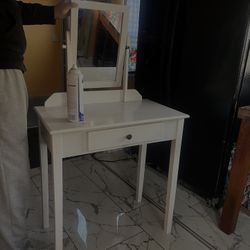 White Vanity✨