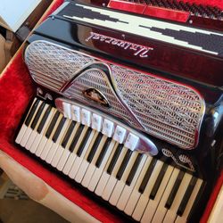 Piano Accordion 120 bass w/ case